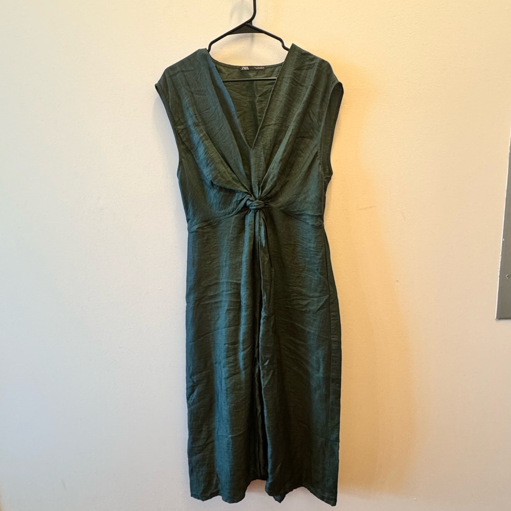 Elegant Green Sleeveless Dress